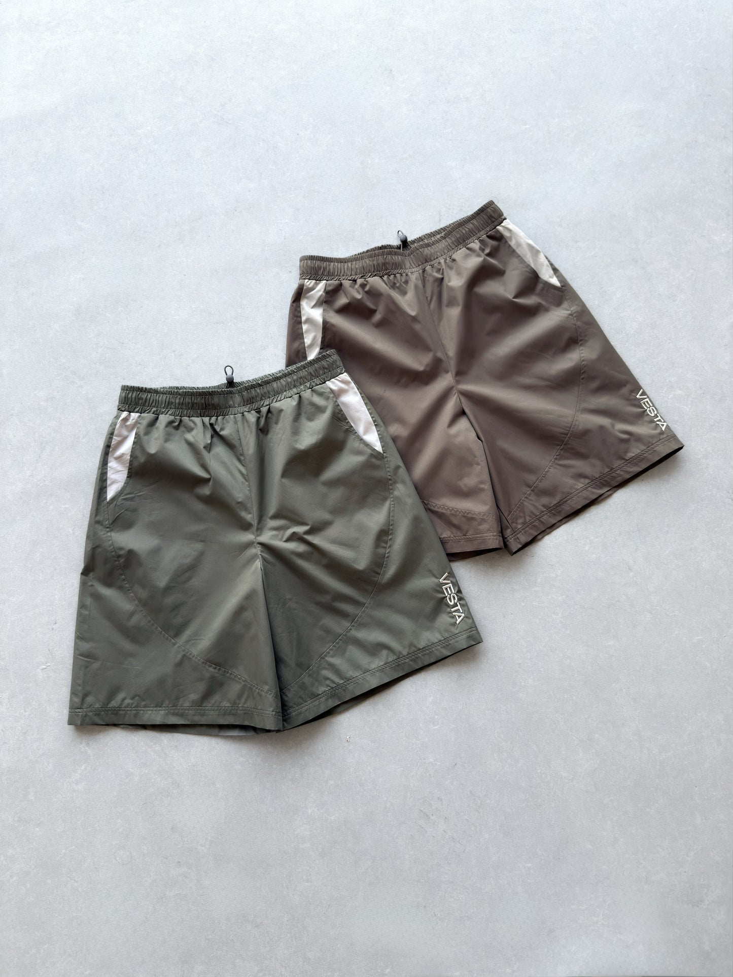 TECH SHORT (BROWN)