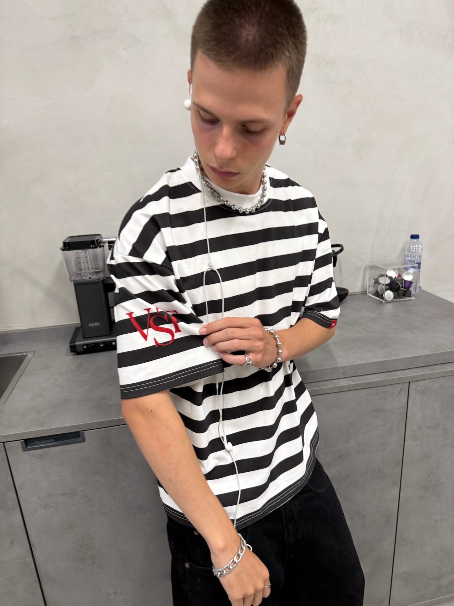 STRIPED BLACK-WHITE TEE