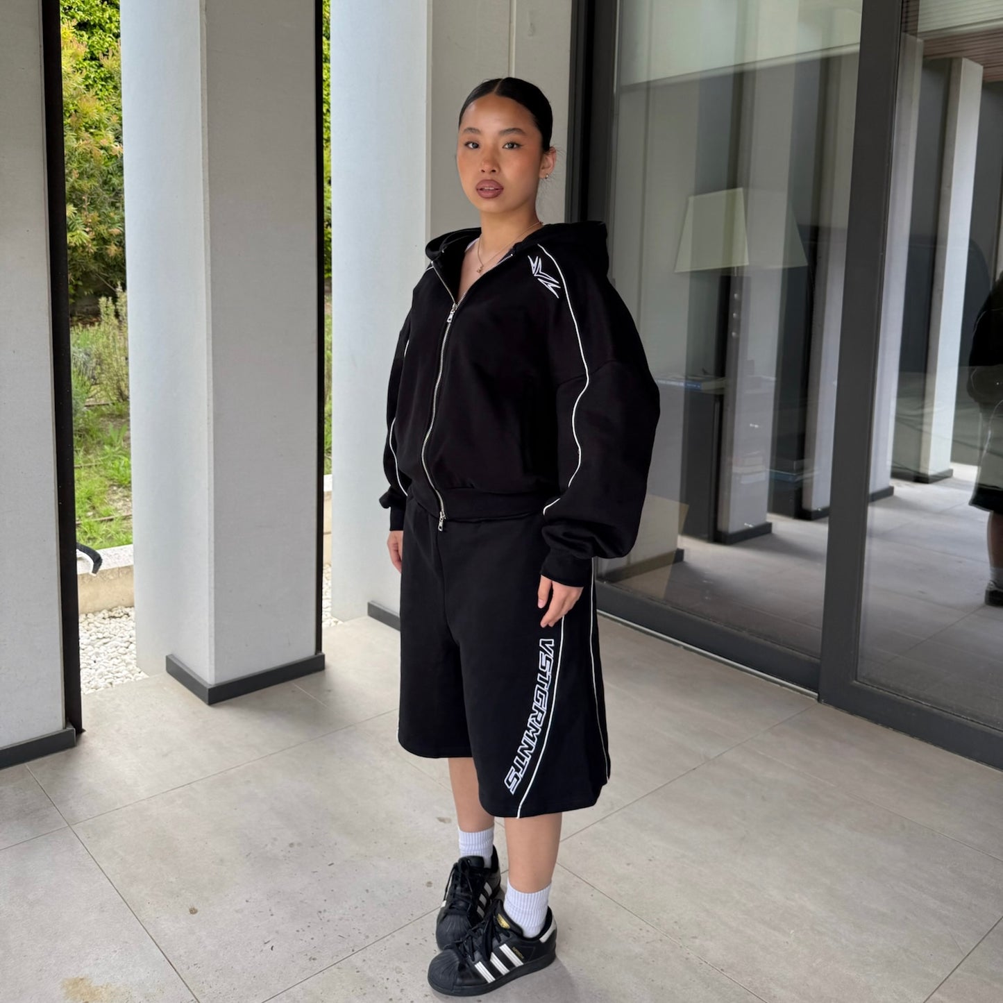 OUTLINE JACKET TRACK (BLACK)