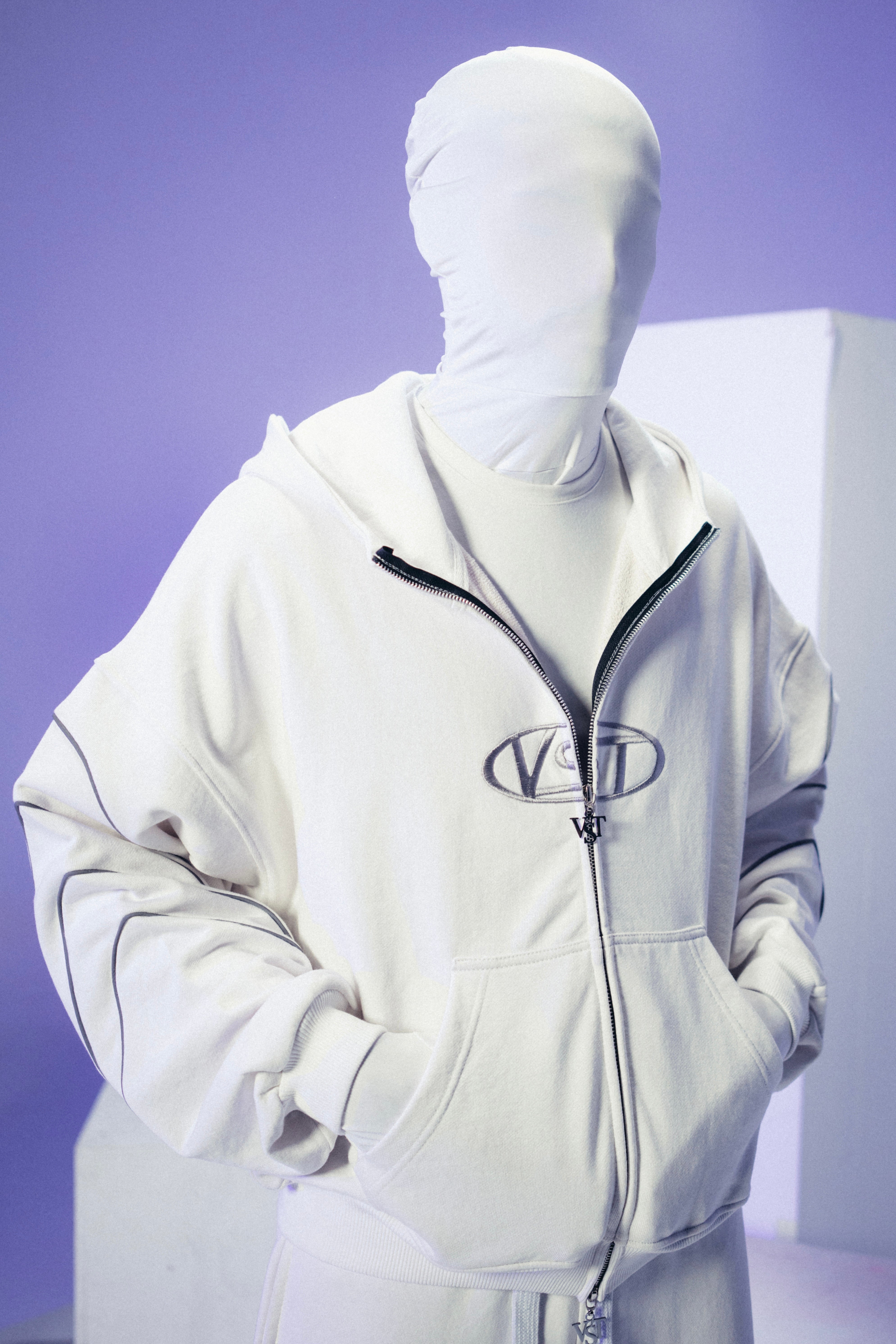 Trackesta Hoodie (White)