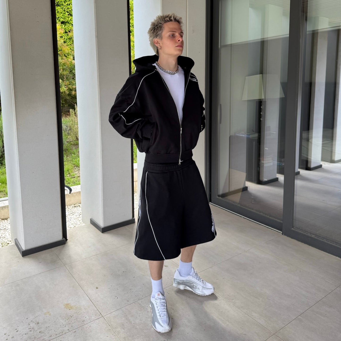 OUTLINE JACKET TRACK (BLACK)