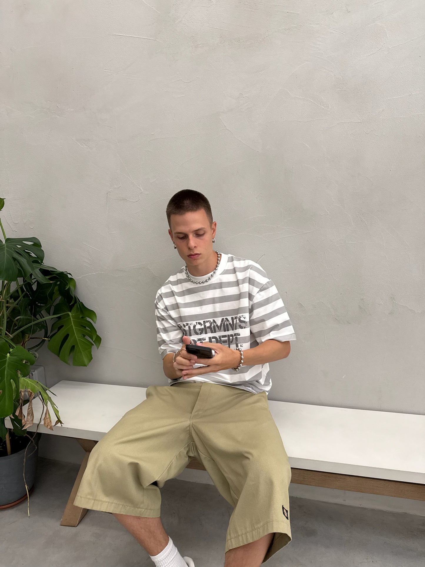 STRIPED GREY-WHITE TEE